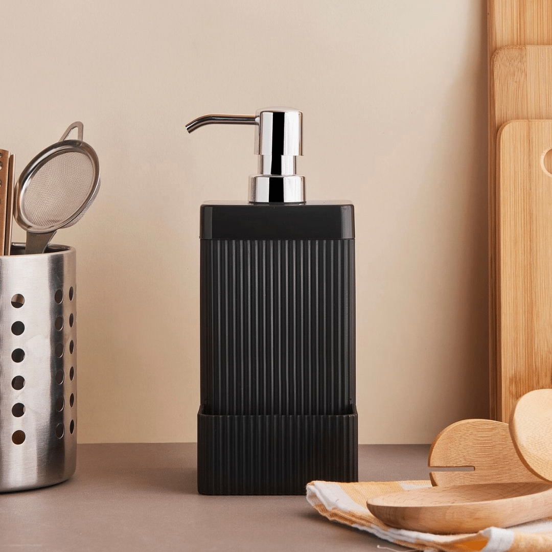 STELLA SOAP DISPENSER WITH A POCKET