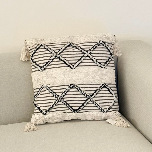 SIA CUSHION WITH TASSELS